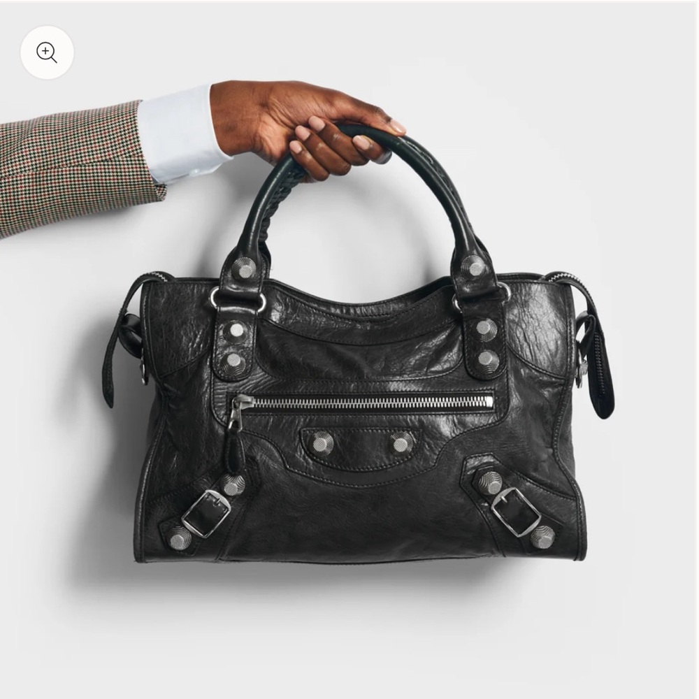 ISO looking for balenciaga city/motocross bag in any color